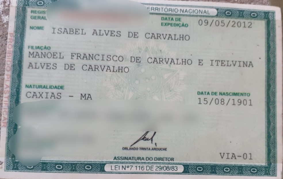 Isabel Alves de Carvalho tem 120 anos e nasceu em 1901. — Foto: Arquivo pessoal