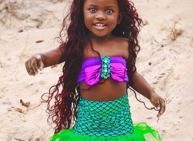 Menina faz ensaio como Ariel de "A pequena Sereia" (Foto: Arquivo Pessoal )