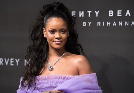 Rihanna causou furor com o lançamento da aguardada Fenty Beauty, sua própria marca - inclusiva - de maquiagem   