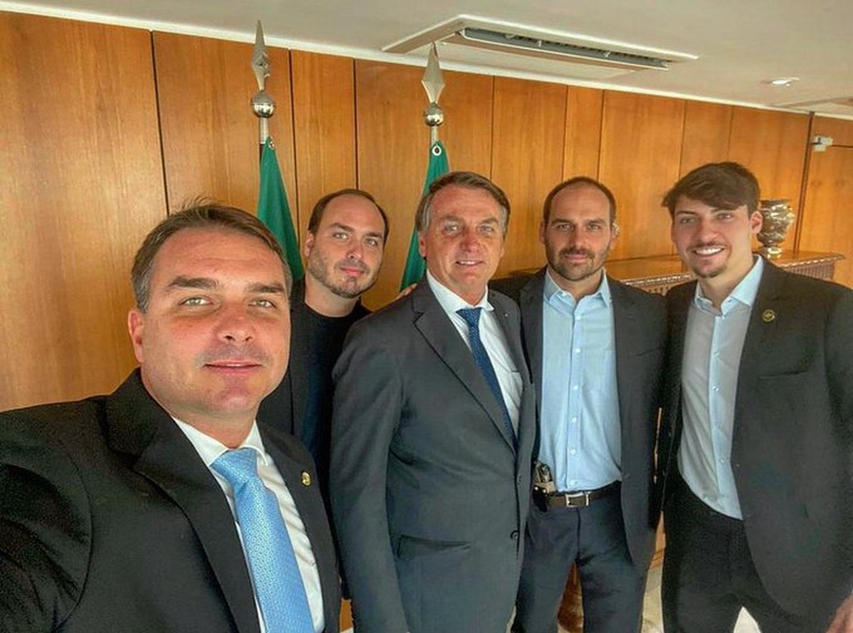 Derrota contra Lula silencia Bolsonaro, filhos e aliados nas redes sociais