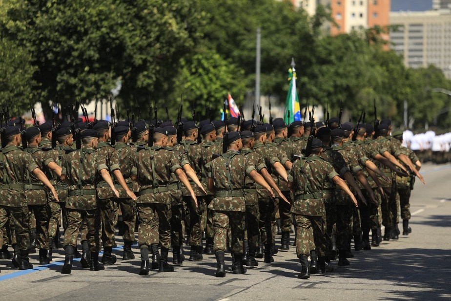 Militares do Exército participam de desfile de Sete de Setembro no Centro do Rio