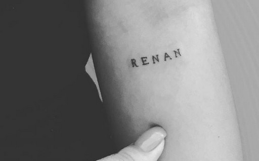 Anitta mostra nova tattoo em homenagem ao irmão - Revista ...