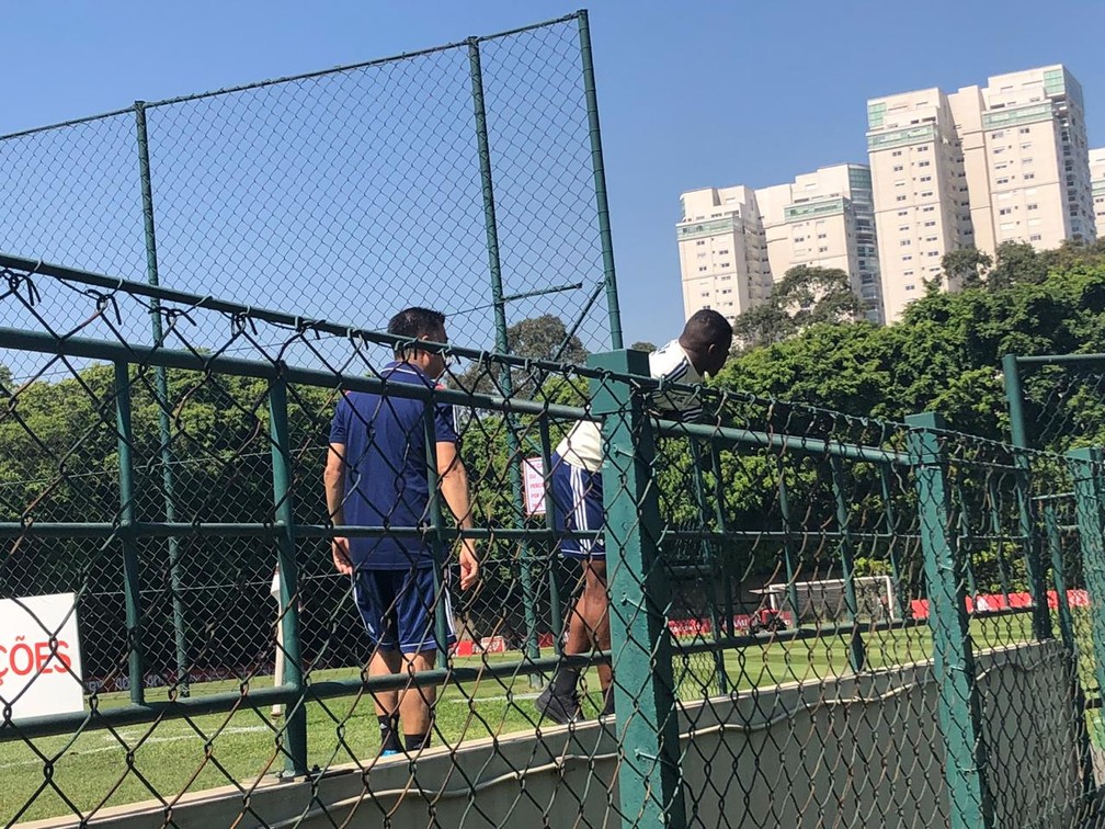 Arboleda treina separadamente no SÃ£o Paulo â€” Foto: Marcelo Hazan