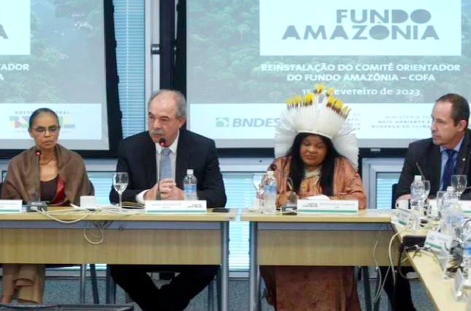 Marina Silva, Aloizio Mercadante, Sônia Guajajara e Ricardo Cappelli durante reabertura do comitê