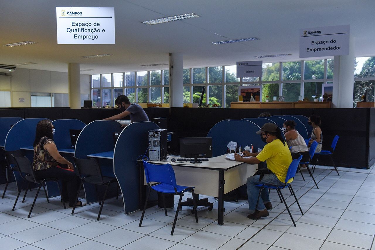 Espaço da Oportunidade divulga 215 vagas de emprego em Campos, no RJ 