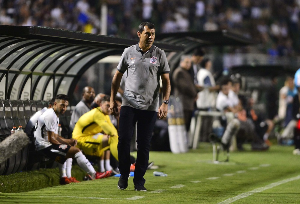 Após derrota, Carille defende Kazim e evita comparações com o Corinthians de 2017