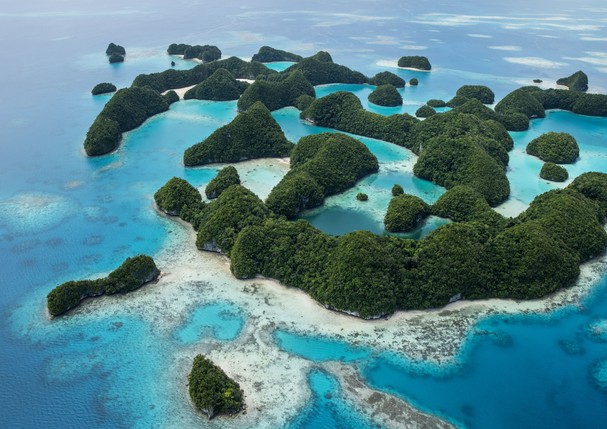 ROCK ISLANDS, PALAU - AUGUST 26: Aerial shots of the Rock Islands in Palau on August 26, 2015. (Photo by Benjamin Lowy/Getty Images) (Foto: Getty Images)