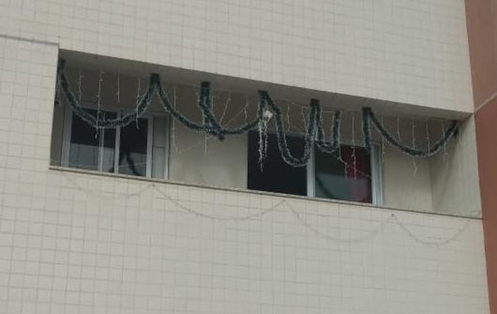 Condomínio do DF multa moradores por enfeites de Natal pendurados na  janela: 'altera estética' | Distrito Federal | G1