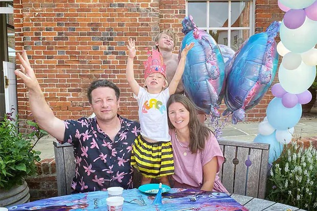 Jamie Oliver quer construir mais quartos em mansão de R$ 22,6 milhões (Foto: Reprodução/Instagram @jamieoliver)