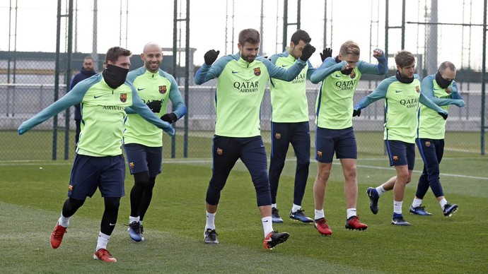 Messi e Piqué treinam em Barcelona (Foto: Divulgação / Barcelona)