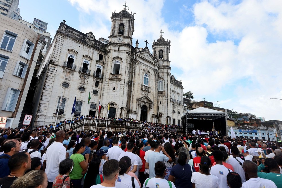 Santa Missa na Basílica Nossa Senhora da Conceição da Praia reúne multidão — Foto: Mateus Pereira/GOVBA