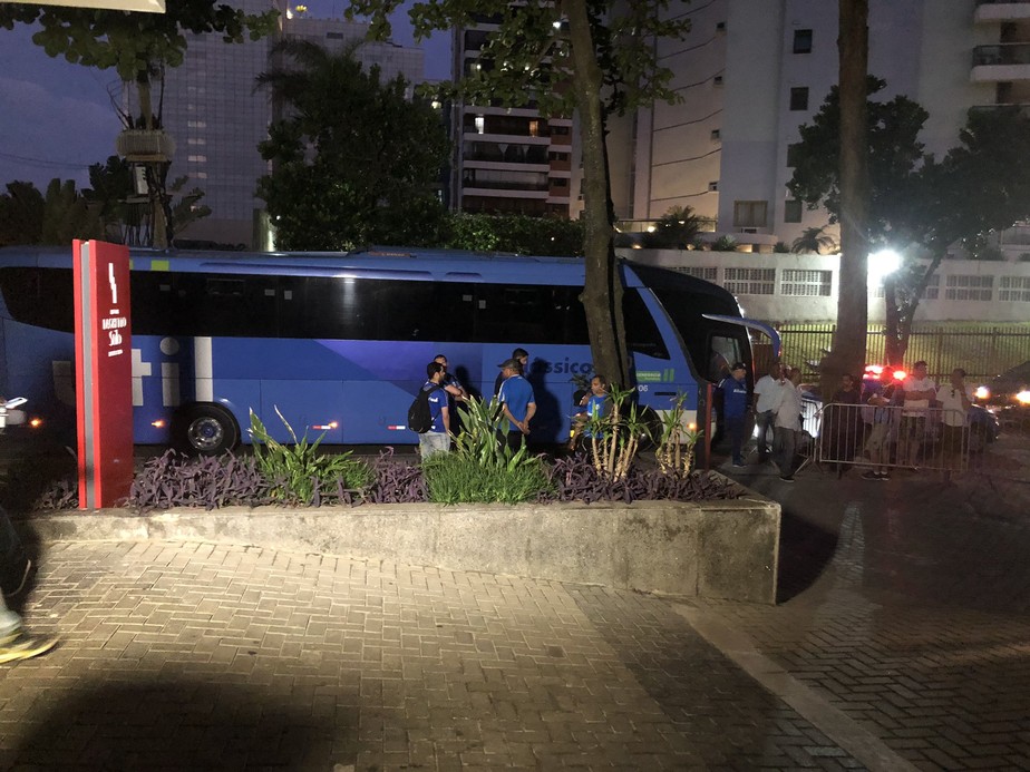 Hotel do Grêmio no Rio fica sem luz e causa transtorno aos jogadores depois de treino 