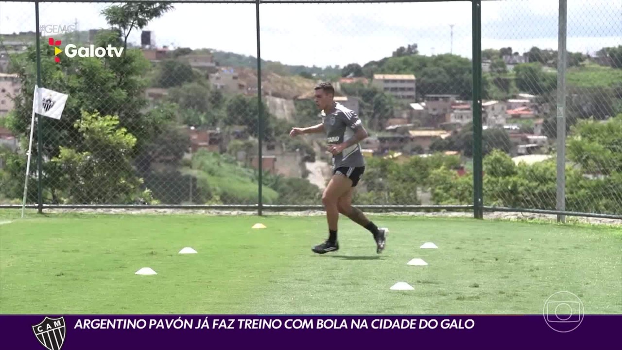 Argentino Pavón já treina com bola na Cidade do Galo e retorno está mais próximo