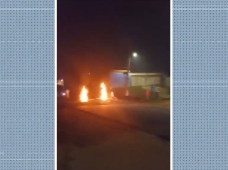 Moradores do Vale do Jiquiriçá se unem em protesto para pedir redutor de velocidade na BR-420, após acidentes com mortes 