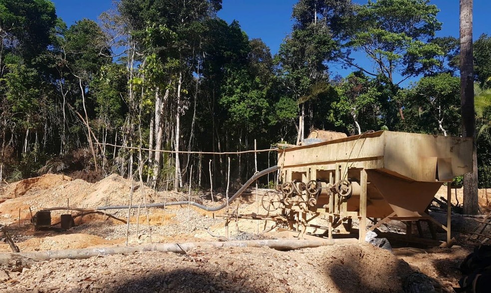 Vasta destruição ambiental foi encontrada em pontos de garimpo ilegal, segundo a PF — Foto: PF/Divulgação