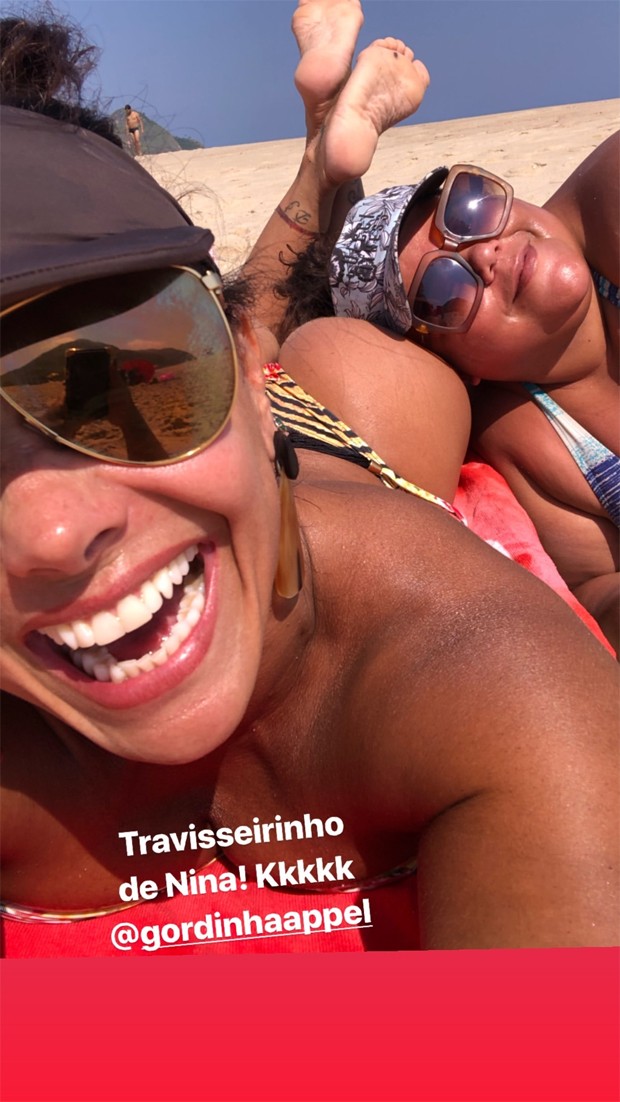 Viviane Araújo e amiga (Foto: Reprodução/Instagram)