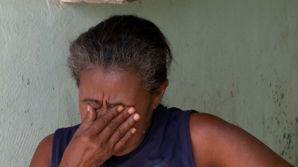 Avó das crianças esfaqueadas pela mãe fala como tudo aconteceu — Foto: Reprodução/TV Clube