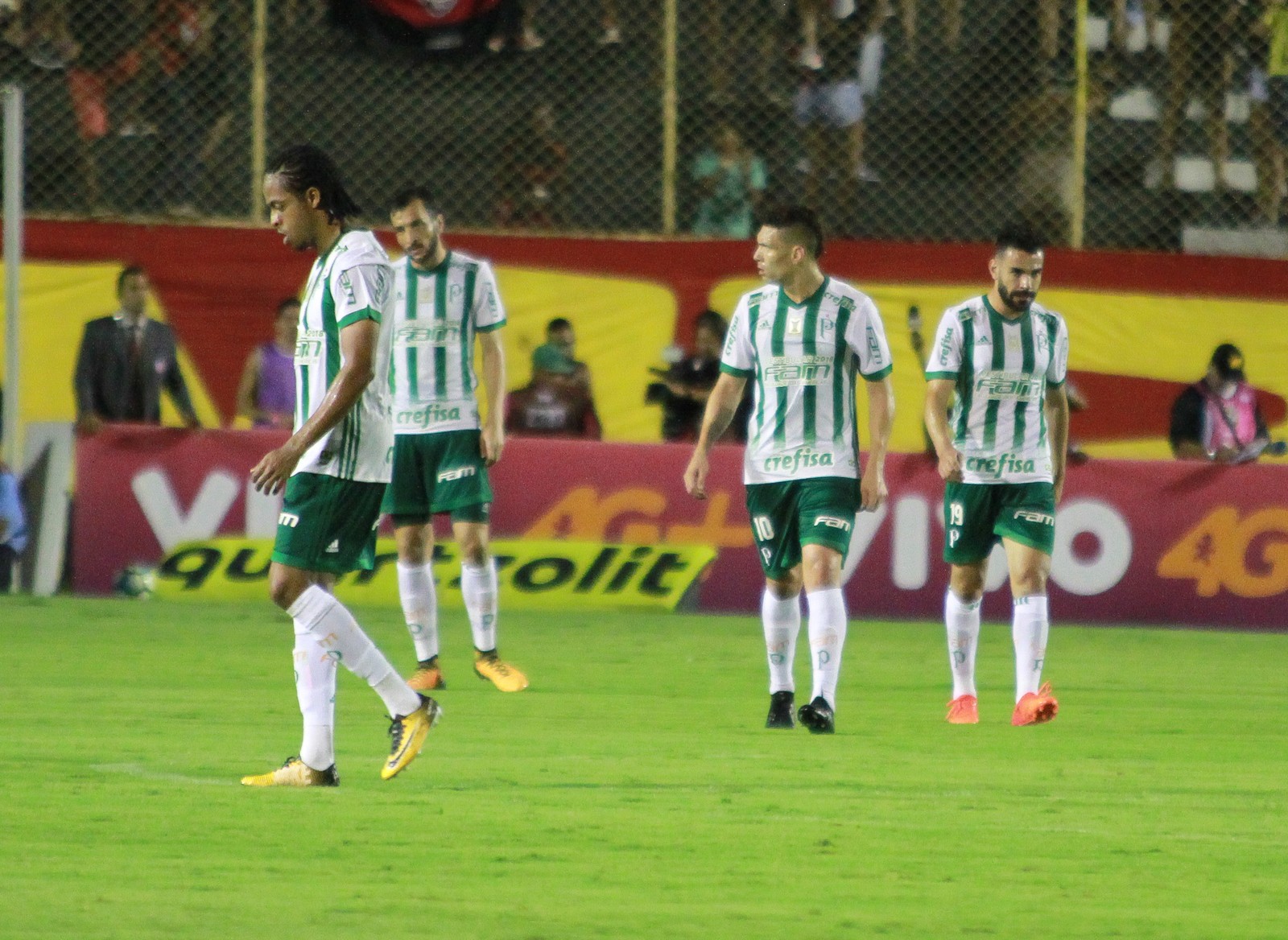 Sistema de marcação não funciona (de novo), e Palmeiras perde para o Vitória