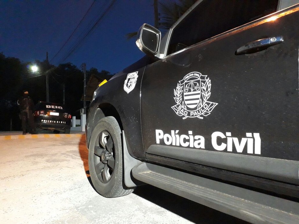 “Operação Desvio Certo” cumpre mandados em Blumenau (Foto: Pedro Rockenbach/ NSC TV)