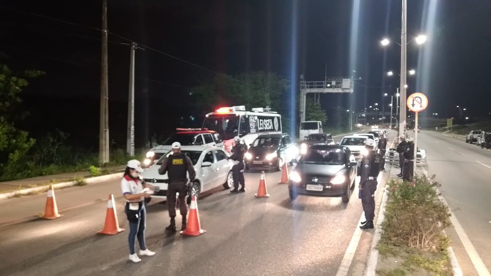 Operação Lei Seca autuou mais de 100 motoristas na Zona Norte de Natal — Foto: Cedida