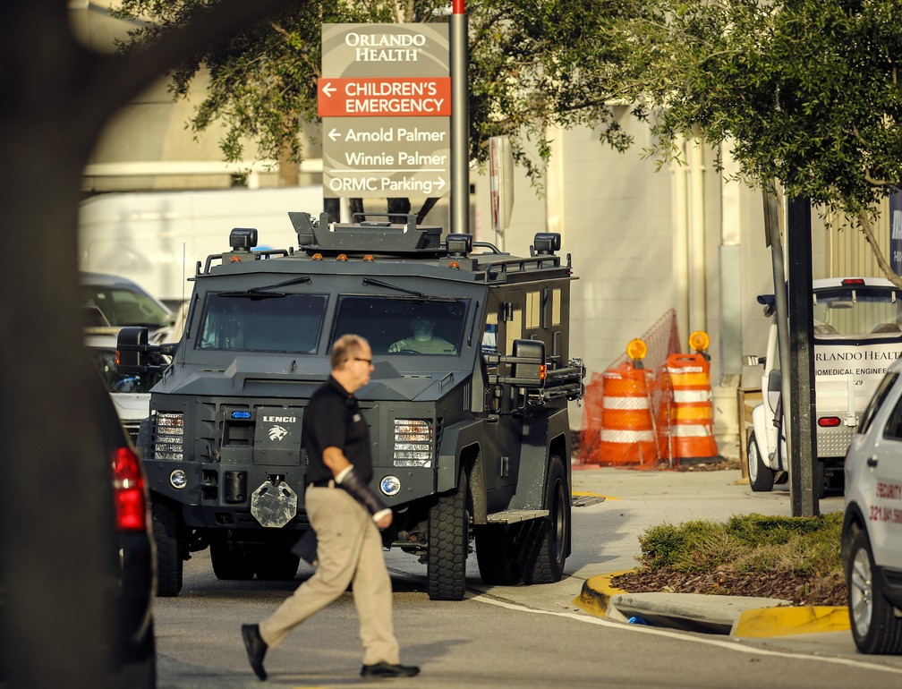Polícia mata homem que dizia estar armado em hospital de Orlando | Mundo |  G1