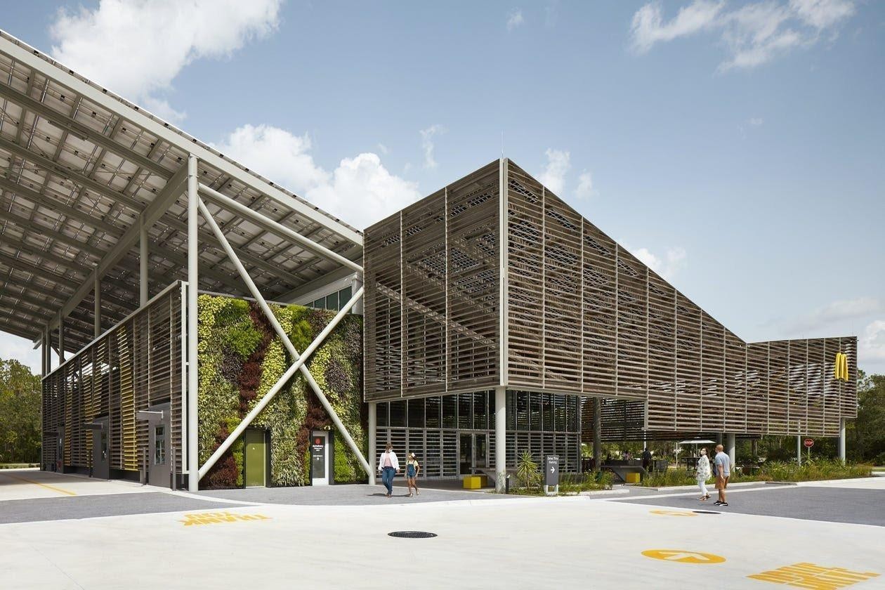 O projeto leva a assinatura do escritório Ross Barney Architects, que alinhou arquitetura limpa com soluções sustentáveis (Foto: Divulgação)