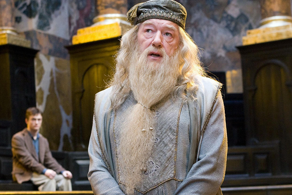 O ator Michael Gambon no papel do bruxo Dumbledore (Foto: Reprodução)