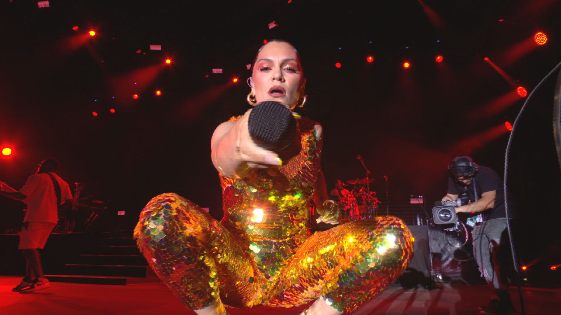 Jessie J celebra shows após problema nas cordas vocais: 'Pensei que nunca mais faria turnê de novo'