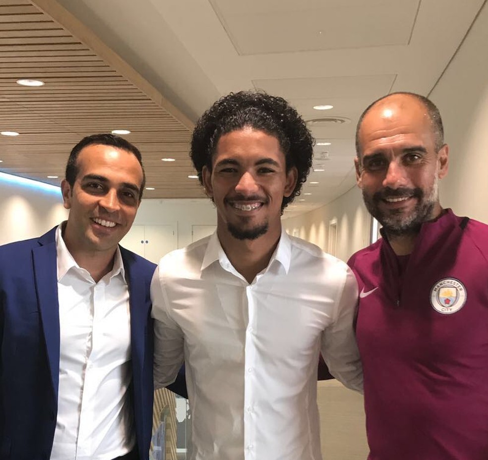 philipe boaz, douglas, guardiola, vasco, city (Foto: Divulgação)