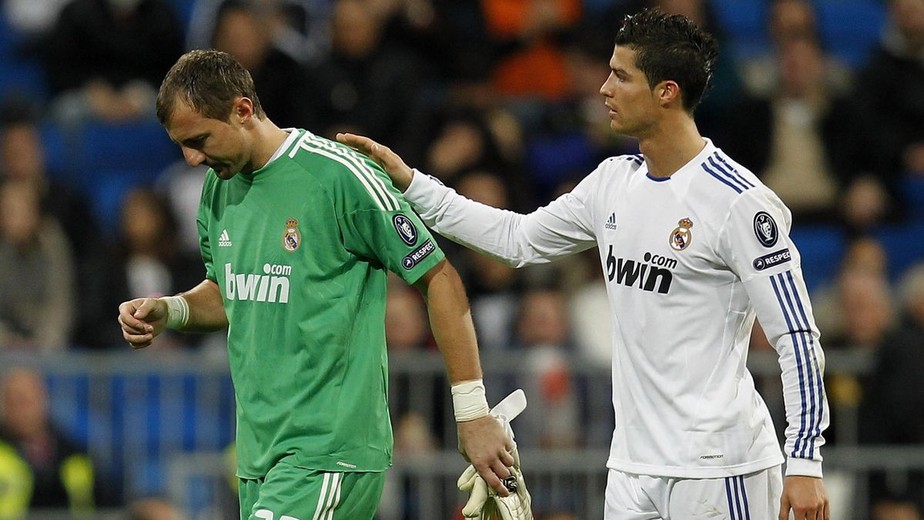 Dudek com Cristiano Ronaldo no Real Madrid: ex-goleiro criticou português, Messi e Guardiola em livro