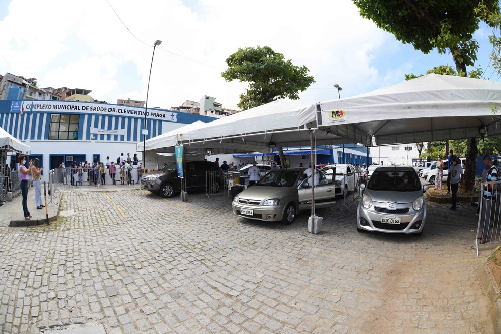 Salvador imuniza mais de 10 mil pessoas contra Covid-19 neste s&aacute;bado (30) &mdash; Foto: Betto Jr/Secom