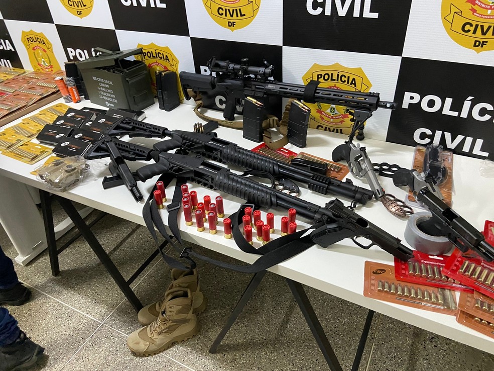 Material apreendido com bolsonarista suspeito de montar artefato explosivo em Brasília — Foto: Marcus Barbosa/TV Globo