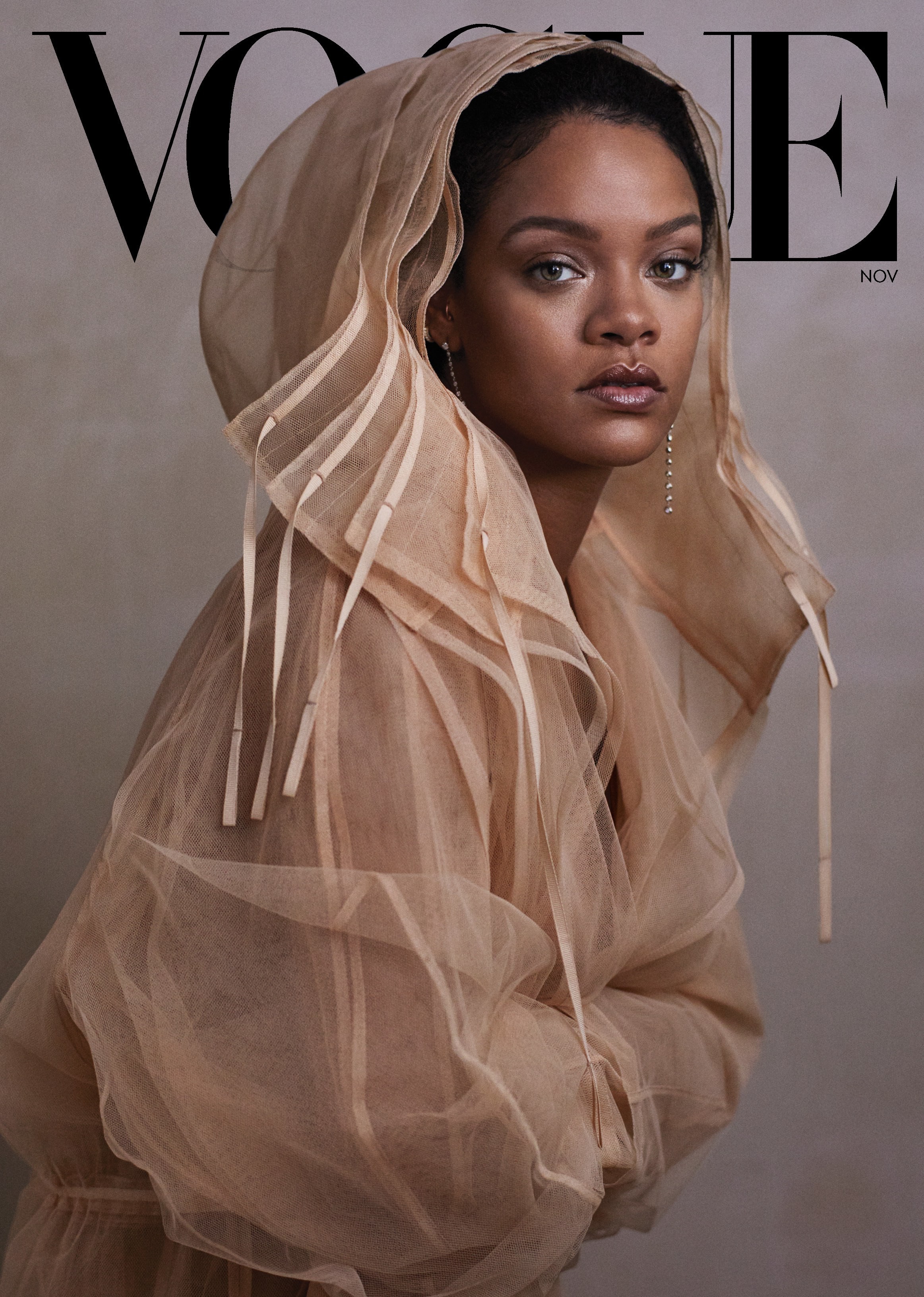 Rihanna na capa da edição de novembro da Vogue americana (Foto: Ethan James)