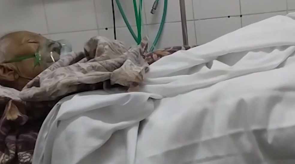 Família de idosa internada em policlínica na BA faz apelo para conseguir transferência para UTI — Foto: Reprodução/TV Subaé