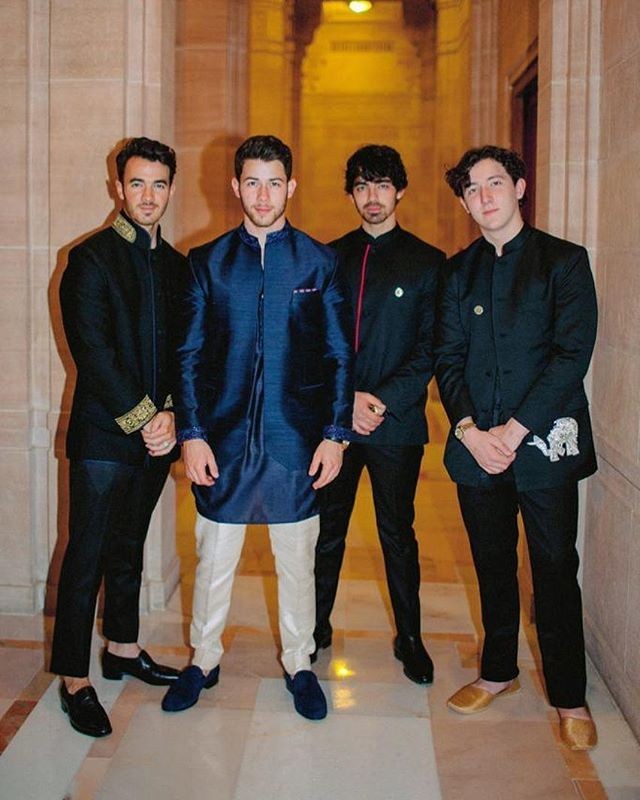 Nick, Kevin e Joe Jonas com o irmão caçula Frankie (Foto: Instagram)