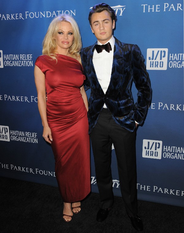 Pamela Anderson com filho Brandon Lee (Foto: Getty Images)