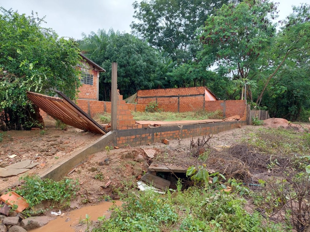 Local onde água já baixou em Cacoal — Foto: Victória Ferreira/Rede Amazônica