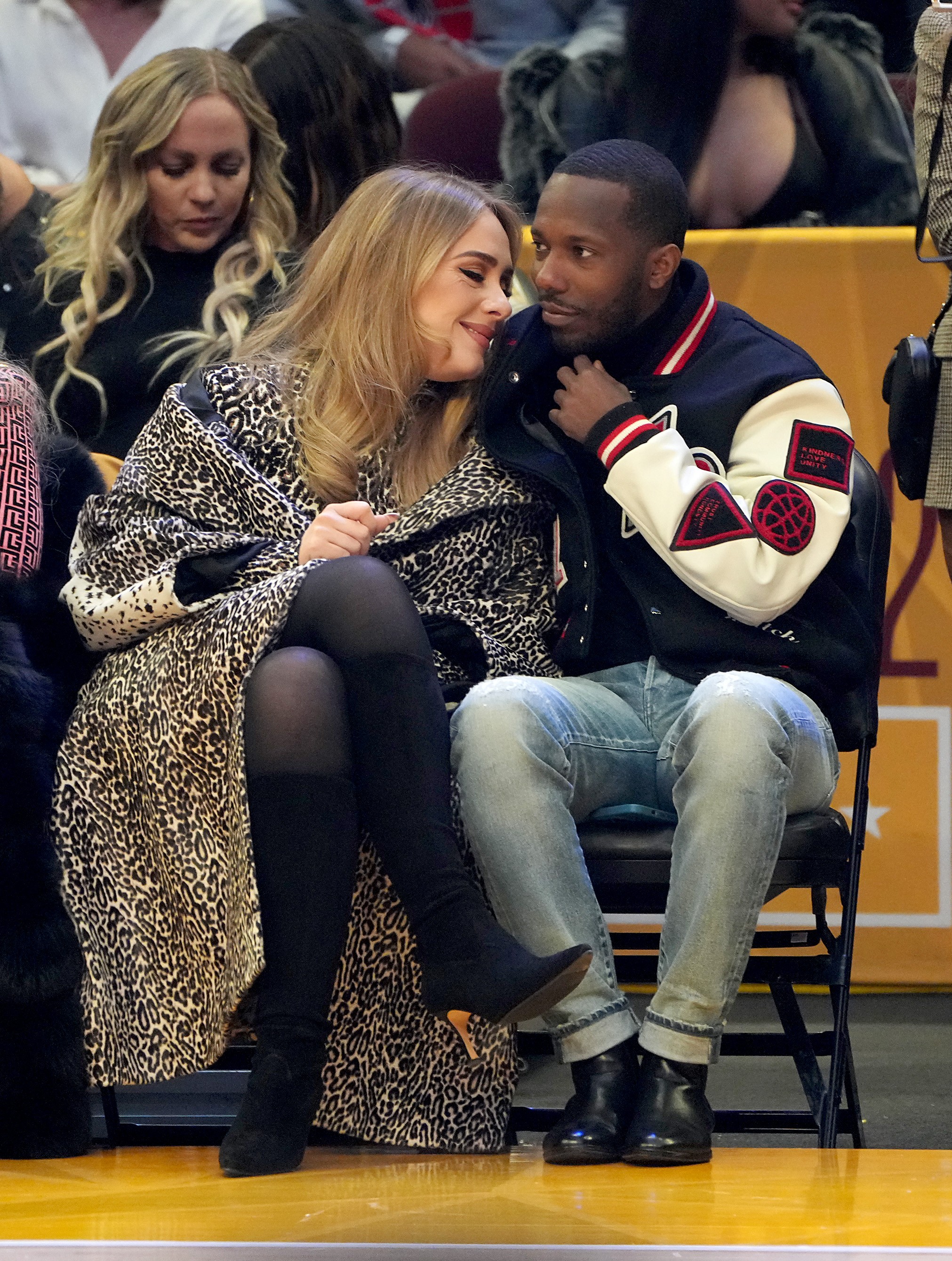 CLEVELAND, OHIO - FEBRUARY 20: (L-R) Adele and Rich Paul attend the 2022 NBA All-Star Game at Rocket Mortgage Fieldhouse on February 20, 2022 in Cleveland, Ohio. NOTE TO USER: User expressly acknowledges and agrees that, by downloading and or using this p (Foto: Getty Images)