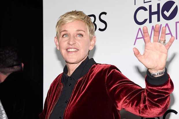 LOS ANGELES, CA - JANUARY 18:  Ellen Degeneres, winner of mulitple awards, poses in the press room during the People's Choice Awards 2017 at Microsoft Theater on January 18, 2017 in Los Angeles, California.  (Photo by Kevork Djansezian/Getty Images) (Foto: Getty Images)