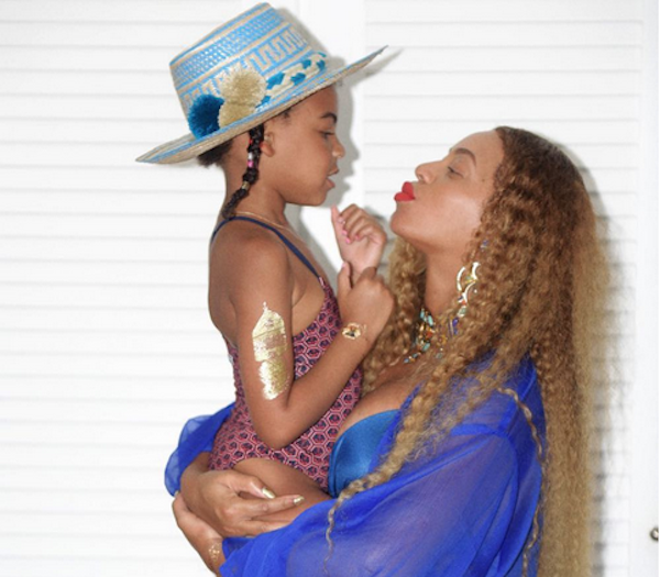 A cantora Beyoncé com sua filha (Foto: Instagram)