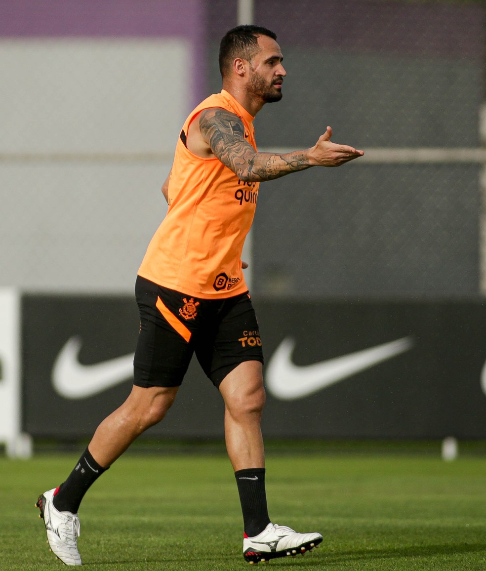 Corinthians se reapresenta e vive expectativa de retornos de Renato Augusto e Balbuena