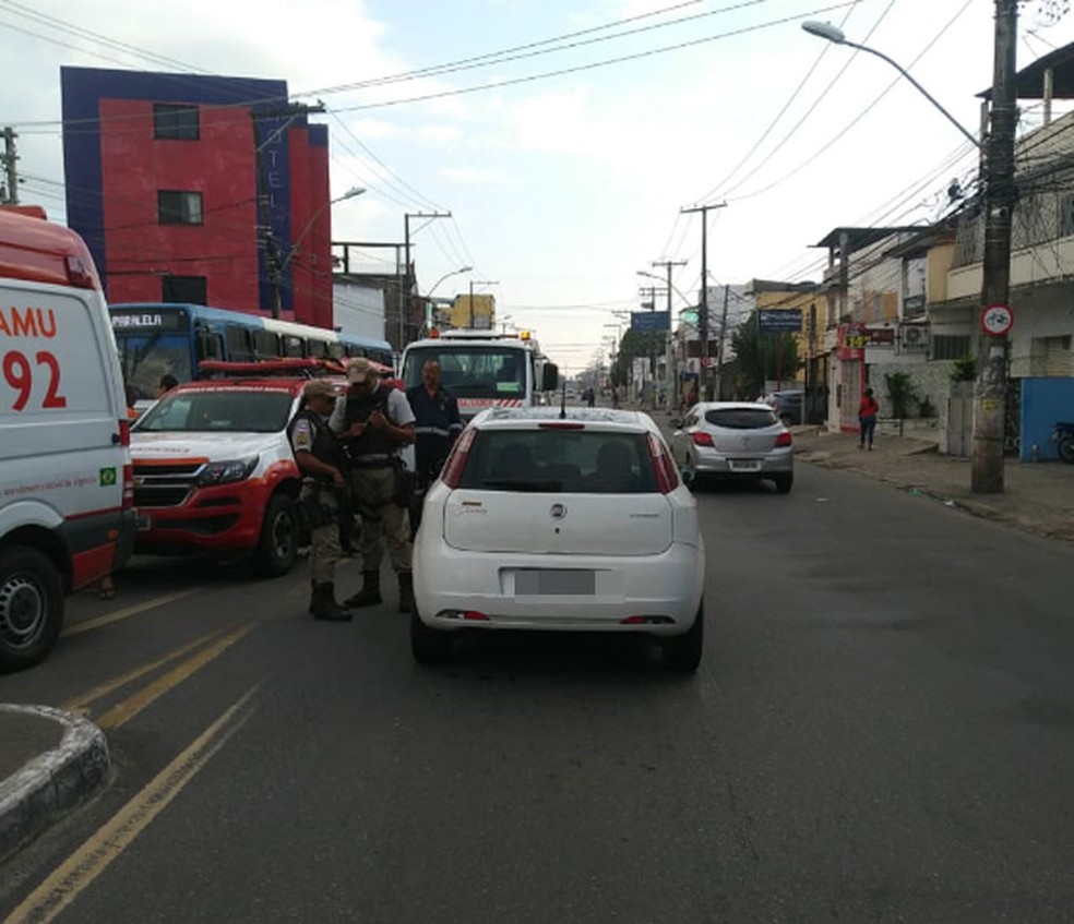 Mulher foi atropelada por carro de passeio na manhÃ£ desta quarta (21), na regiÃ£o do Largo de Roma, em Salvador â€” Foto: Arquivo Pessoal