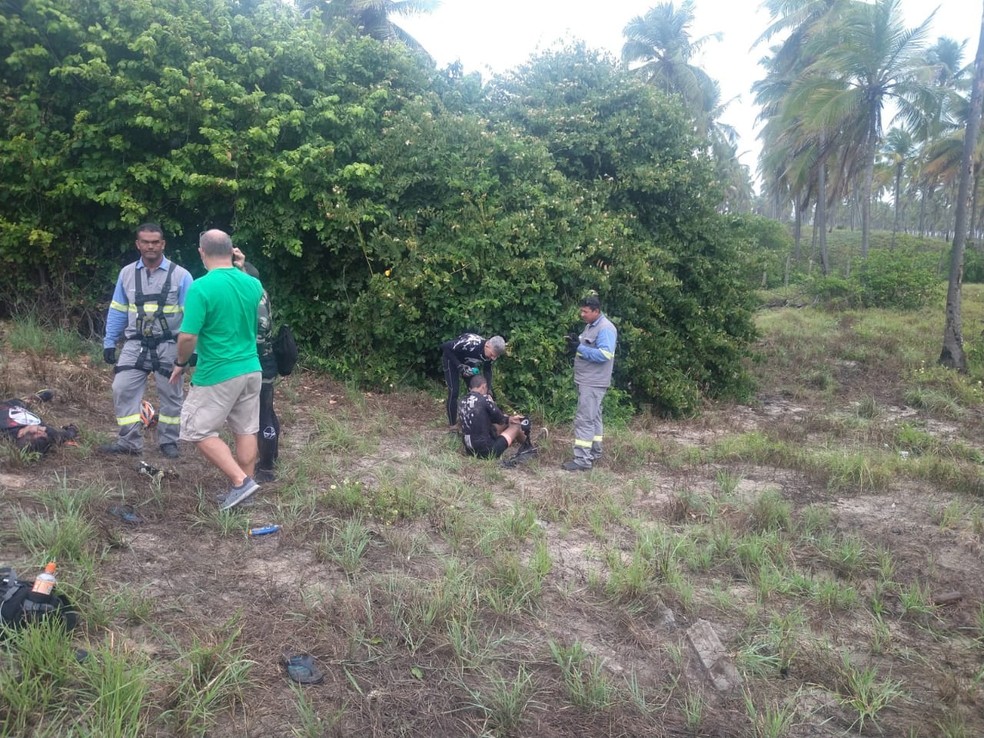 Ciclistas ficam feridos após serem atropelados no acostamento da AL-101 sul — Foto: Ascom/ BPRv