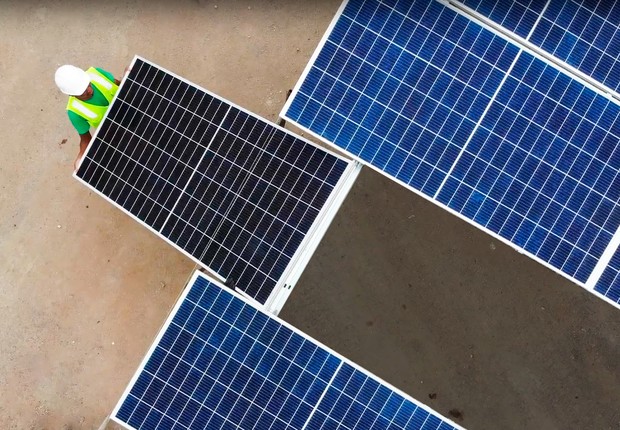 Quase 3 mil módulos de placas solares cobrem 375 vagas no estacionamento (Foto: Divulgação/Grupo Alexandria)