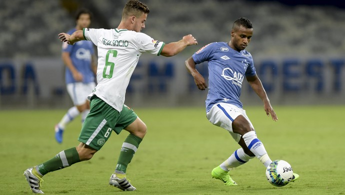 Após completar 100 jogos, Élber fala em marcas e títulos pelo Cruzeiro