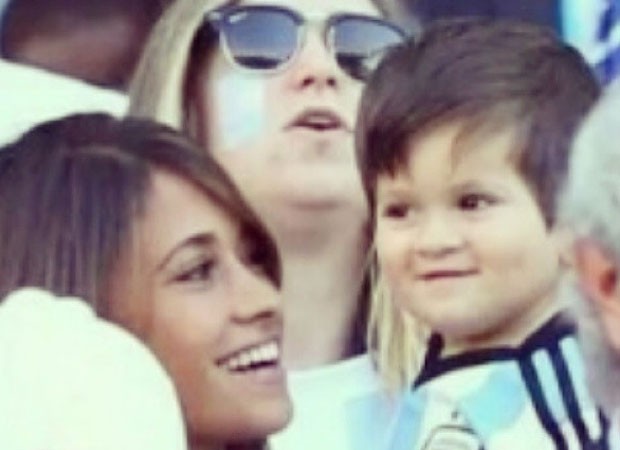 Menino carima: Thiago, filho de Messi, na torcida pela Argentina (Foto: Reprodução/Instagram)