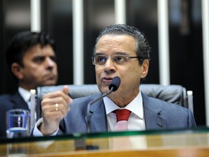 Presidente da Câmara, Henrique Eduardo Alves, conduz votação da MP dos Portos no plenário nesta quarta-feira (15) (Foto: Lucio Bernardo Jr. / Câmara dos Deputados)