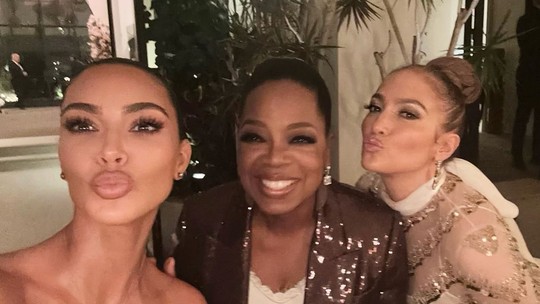 Kim Kardashian, Oprah e Jennifer Lopez quebram web com selfie estrelada em evento