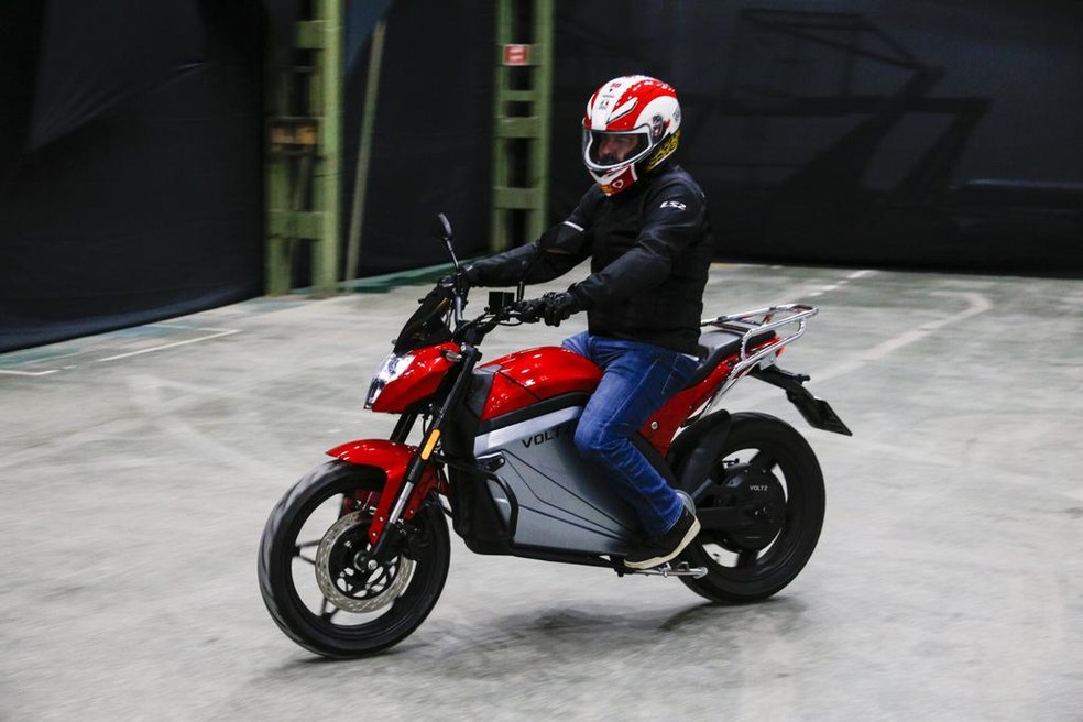 Na fase inicial do projeto, a moto elétrica do iFood estará disponível para os entregadores com melhores notas — Foto: Divulgação/iFood