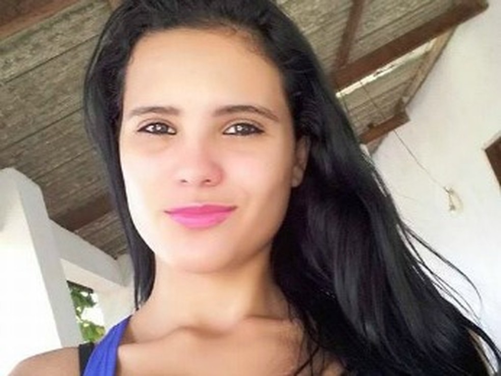 Thajela Oliveira, de 17 anos, foi assassinada (Foto: Arquivo pessoal/ Marinete de Oliveira Mesquita)